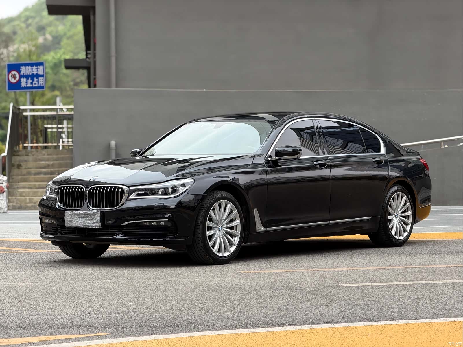 BMW 7 Series, 2016 1