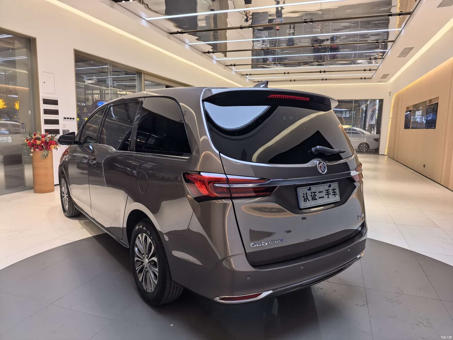Buick GL8, 2022 4