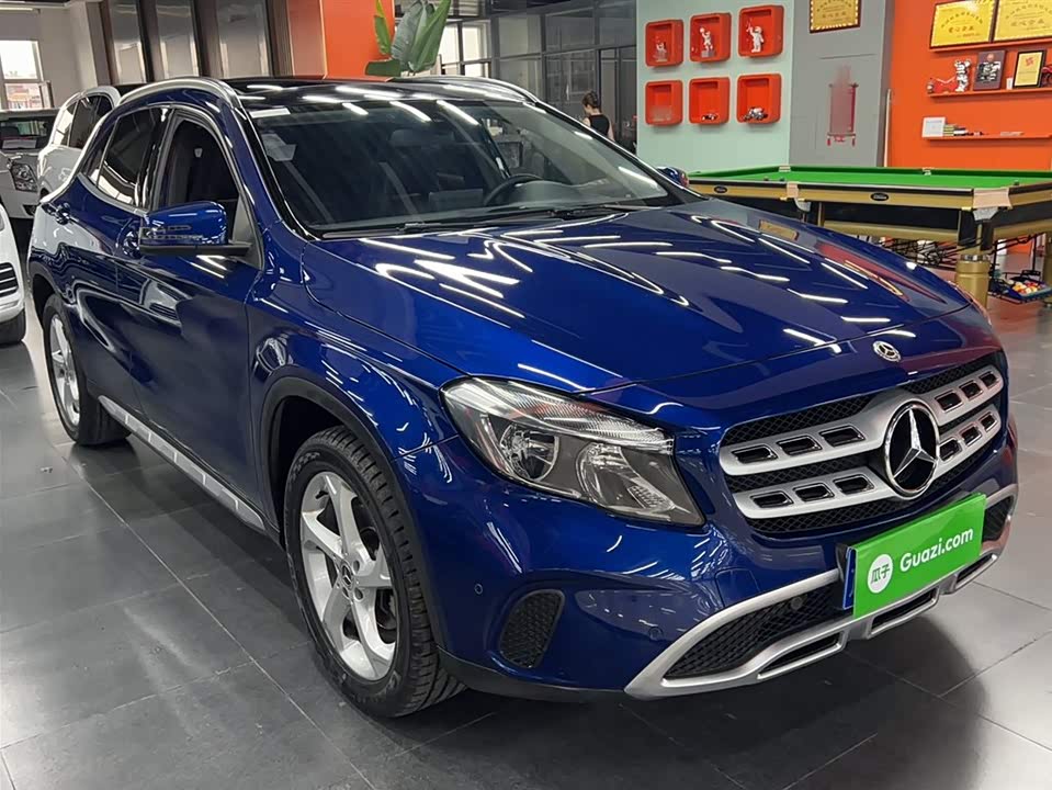 Mercedes-Benz GLA Mercedes-Benz GLA