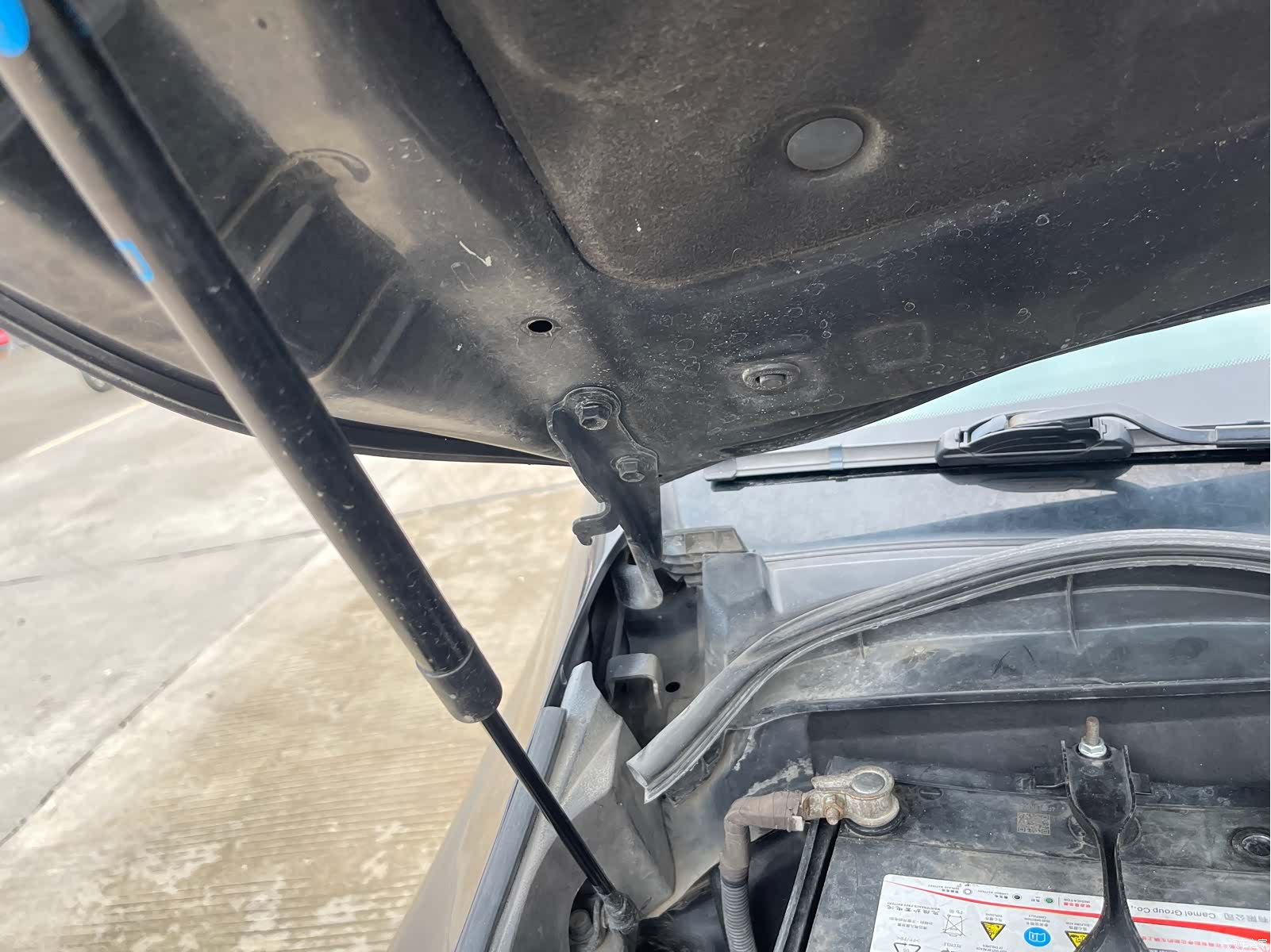 Toyota 2.5V, 2013 17