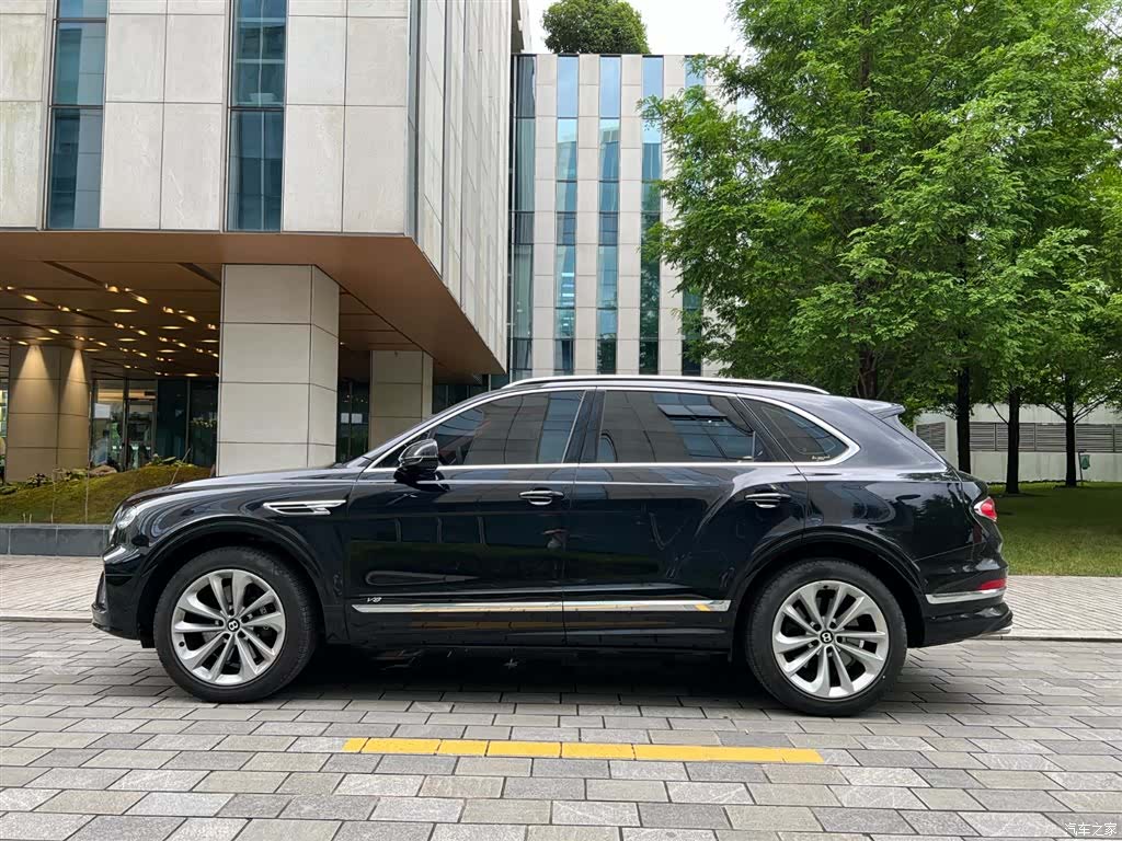 Bentley Bentayga, 2020 7