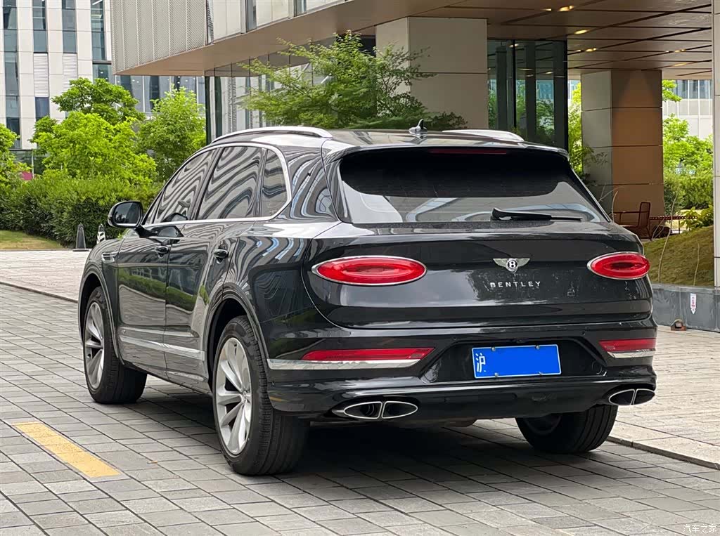 Bentley Bentayga, 2020 4