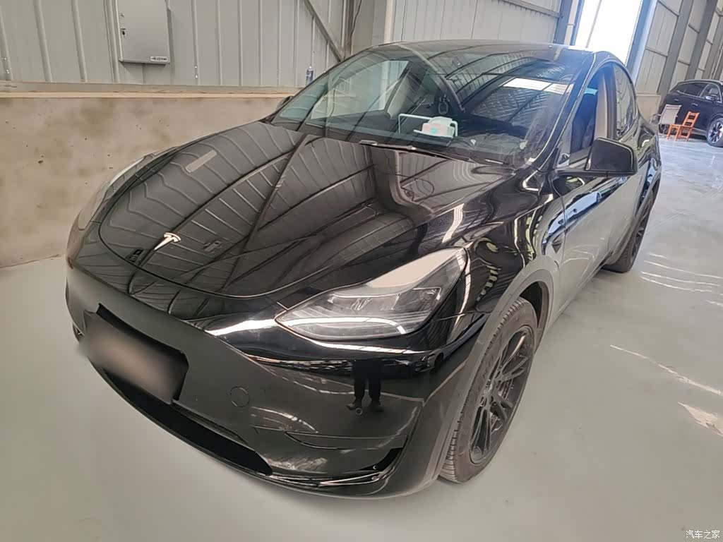 Tesla Model Y, 2023 1
