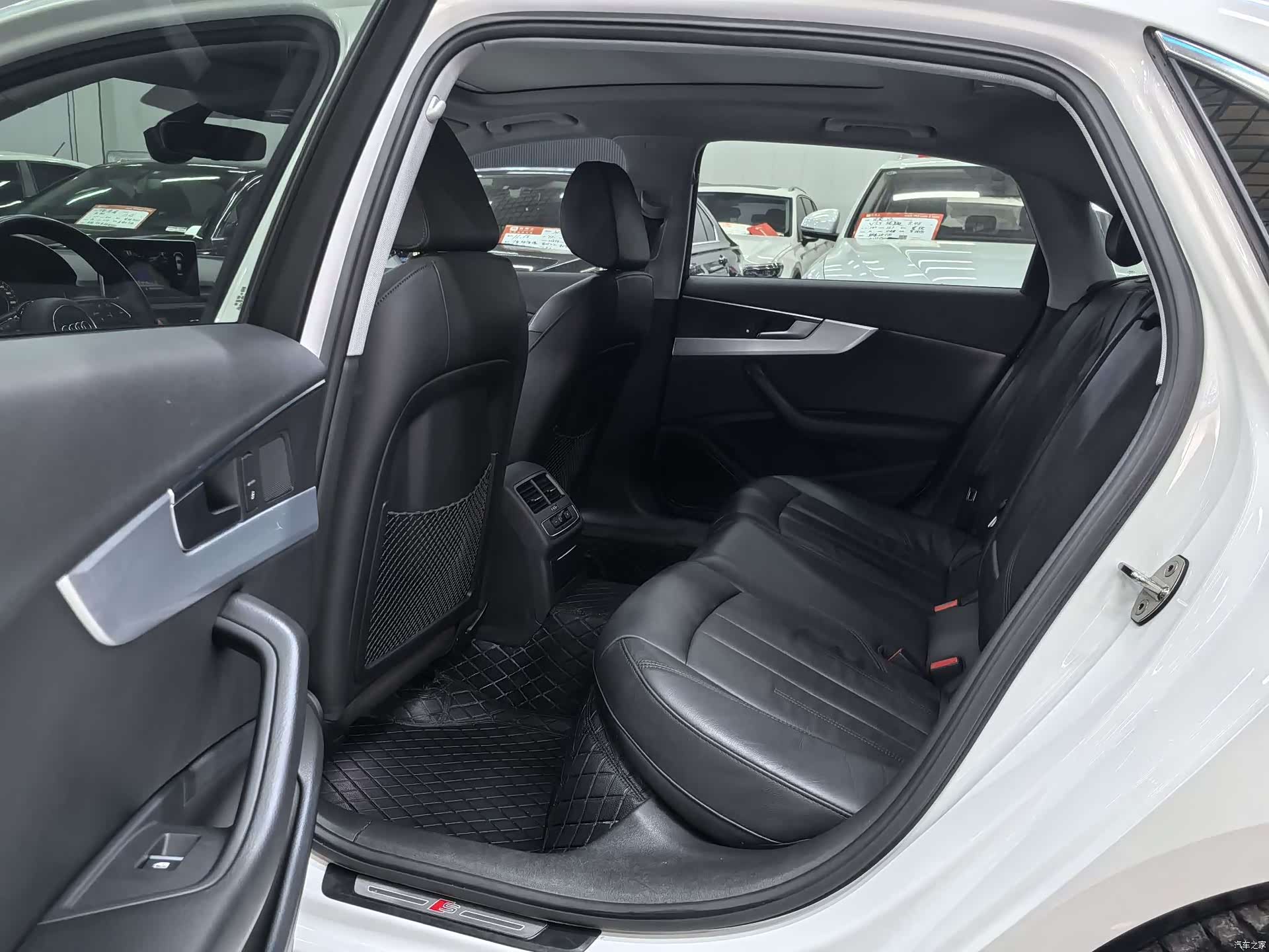 Audi A4L, 2019 7