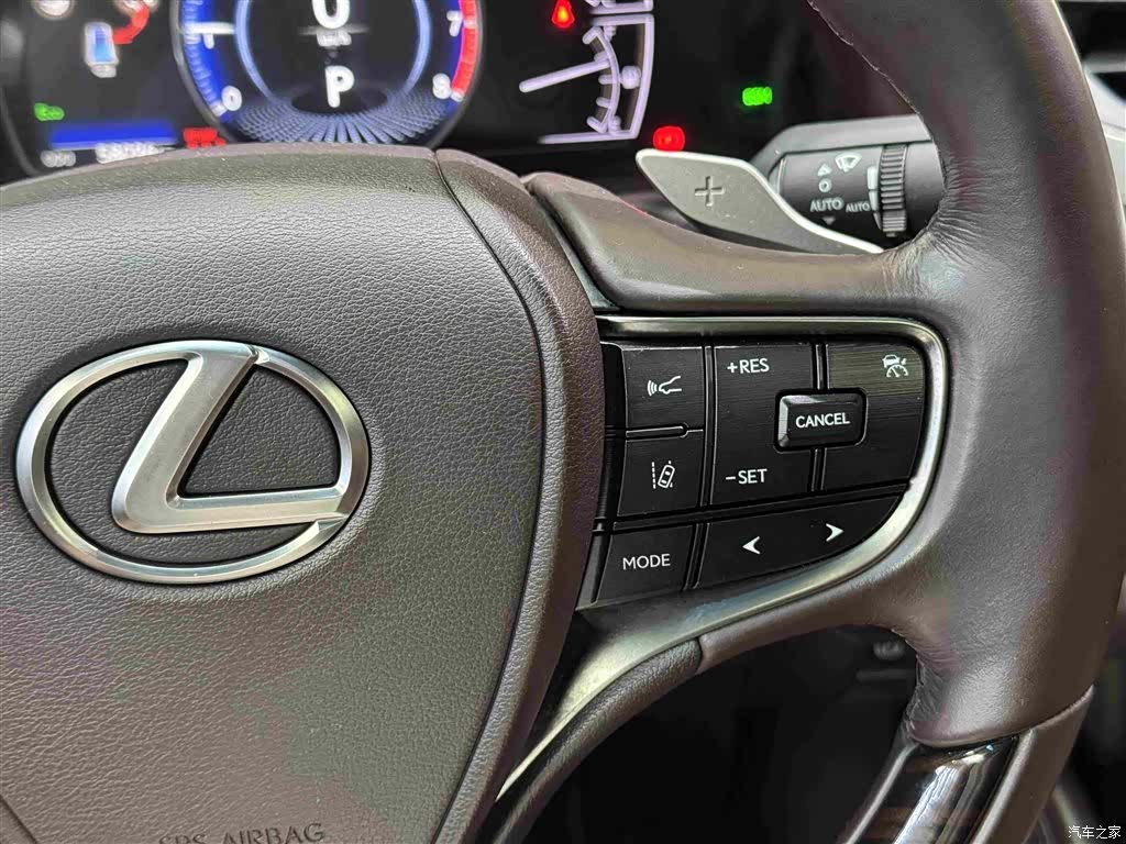 Lexus ES, 2021 15