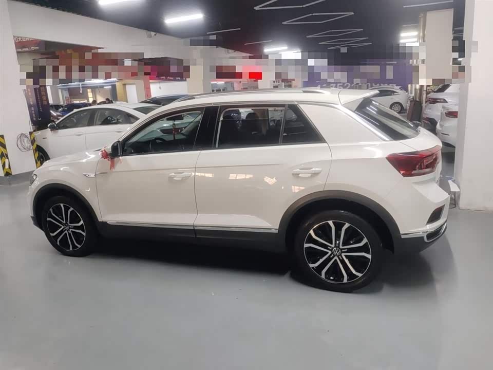 Volkswagen T-ROC exploring Songs