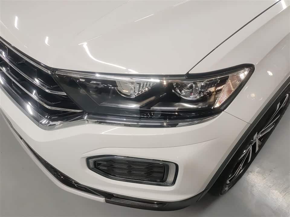 Volkswagen T-ROC exploring Songs