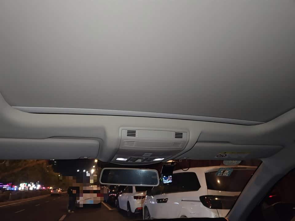 Volkswagen T-ROC exploring Songs