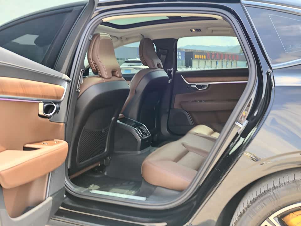 Volvo S90
