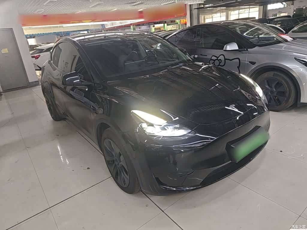 Tesla Model Y, 2023 4