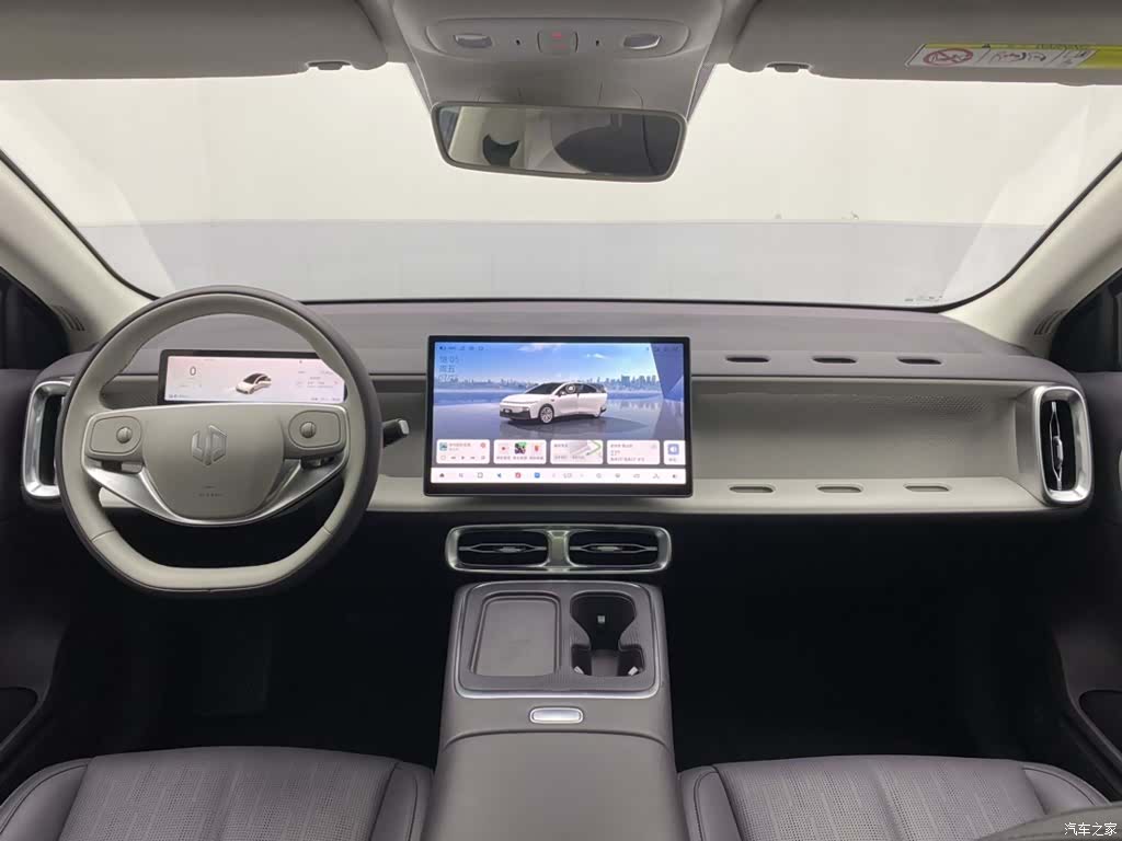 Leapmotor B01, 2025 14