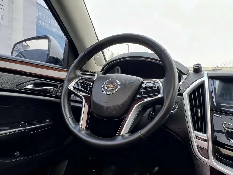 Cadillac SRX