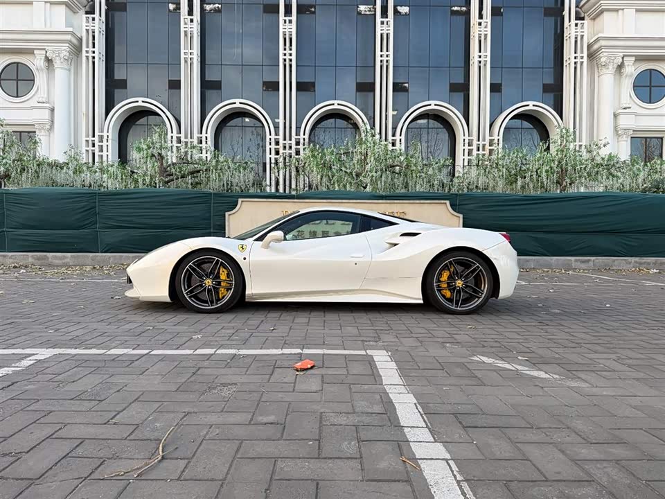 Ferrari 488