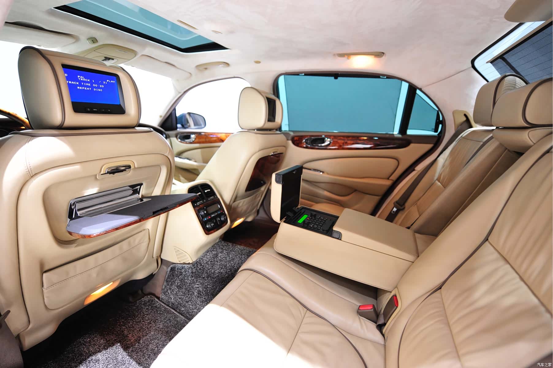 Jaguar XJ, 2008 16