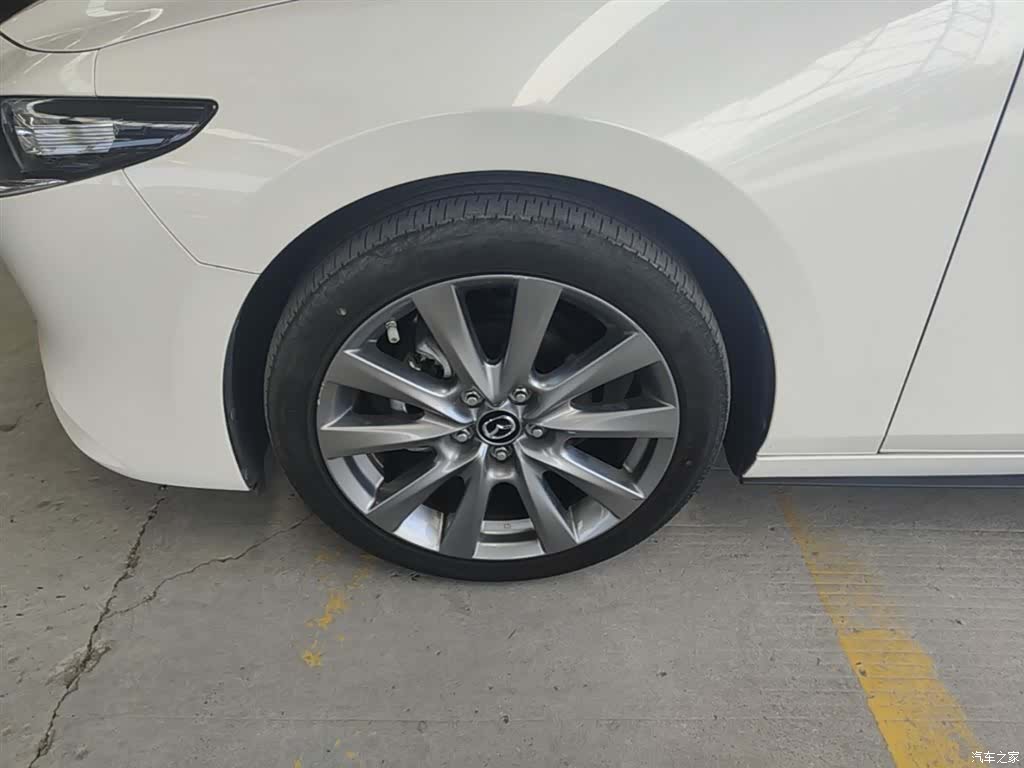 Mazda Mazda3, 2025 23