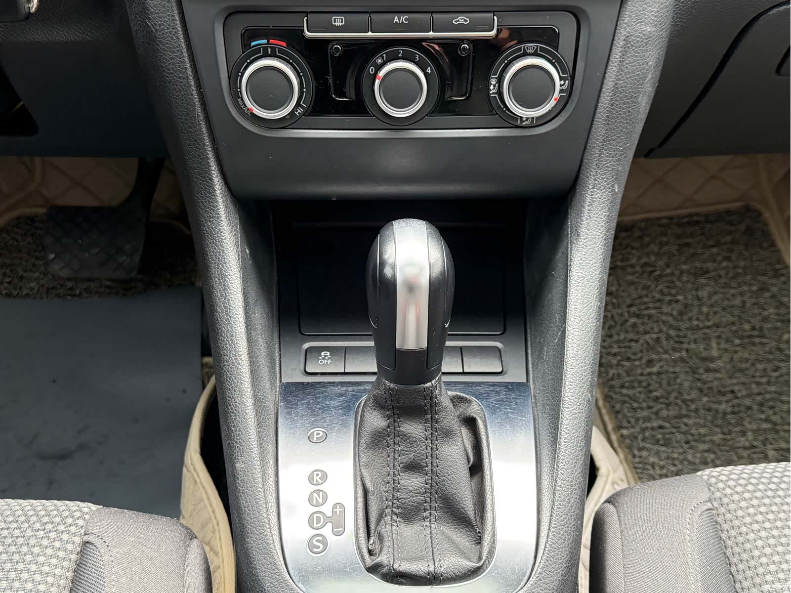 Volkswagen Golf, 2014 13