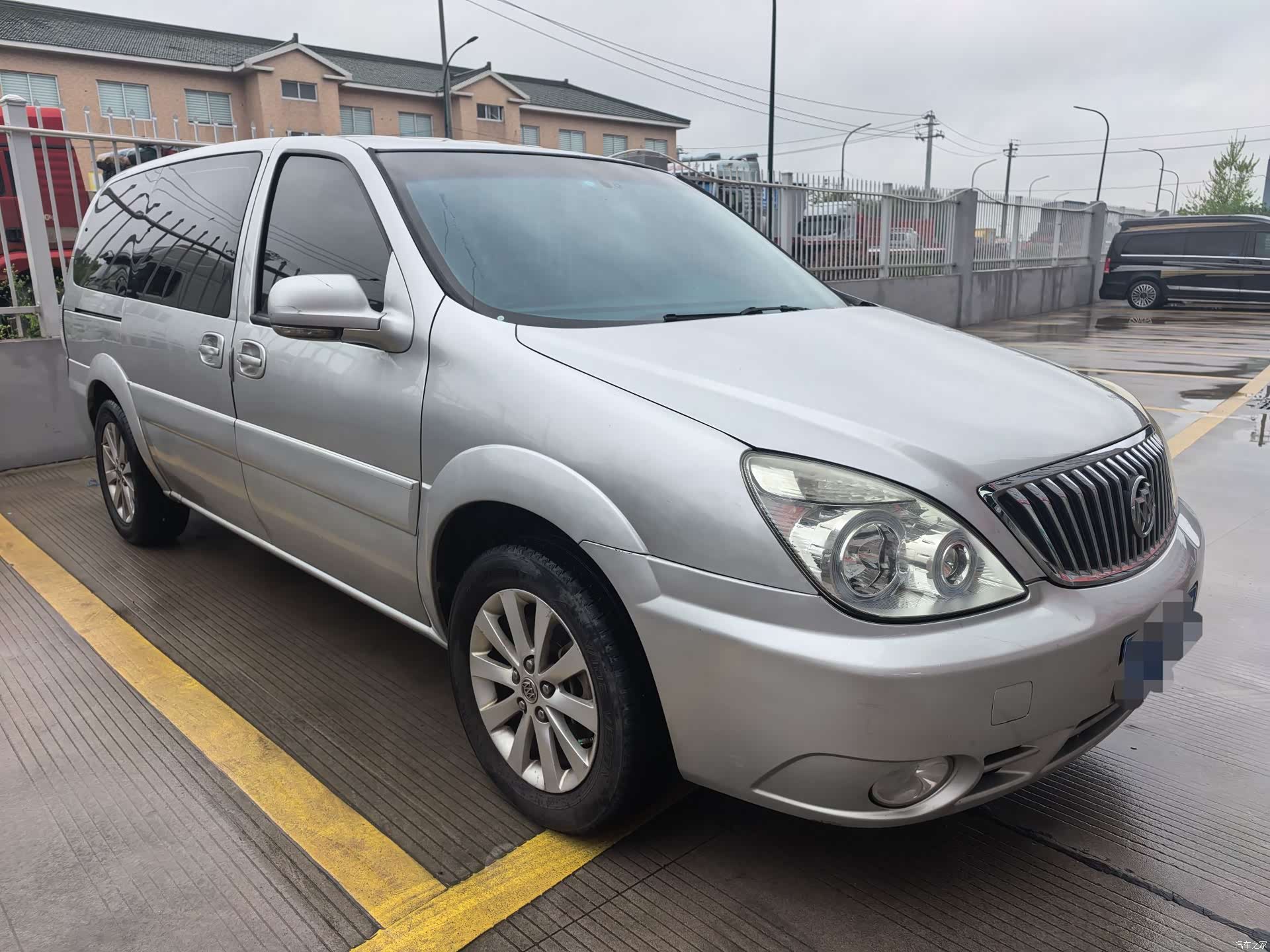 Buick GL8, 2015 4