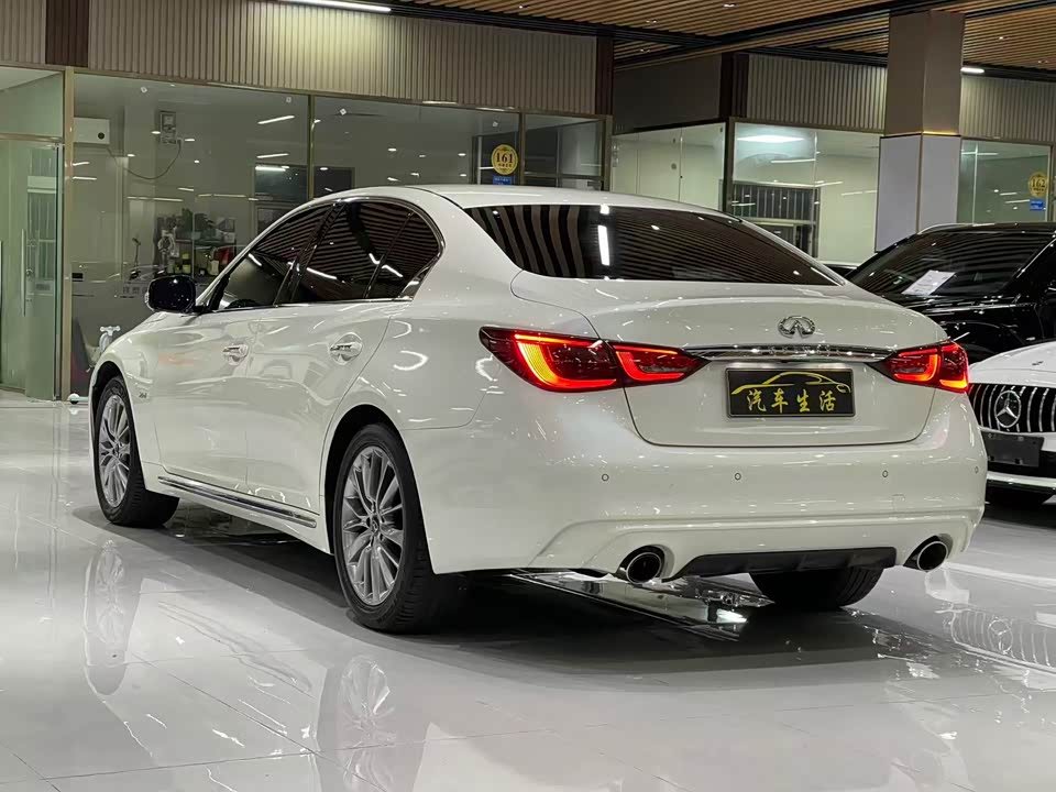 Infiniti Q50L