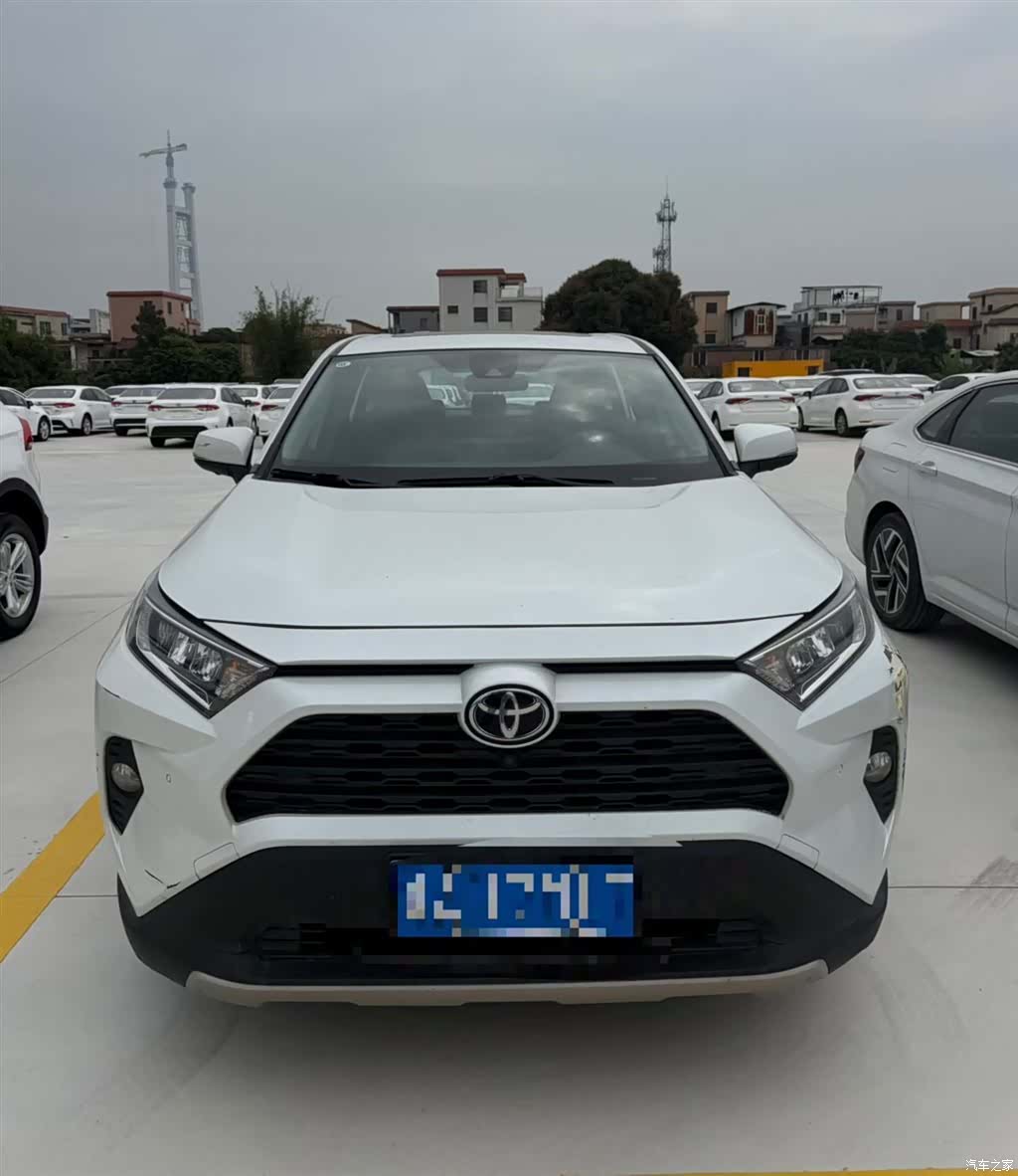 Toyota RAV4, 2023 2