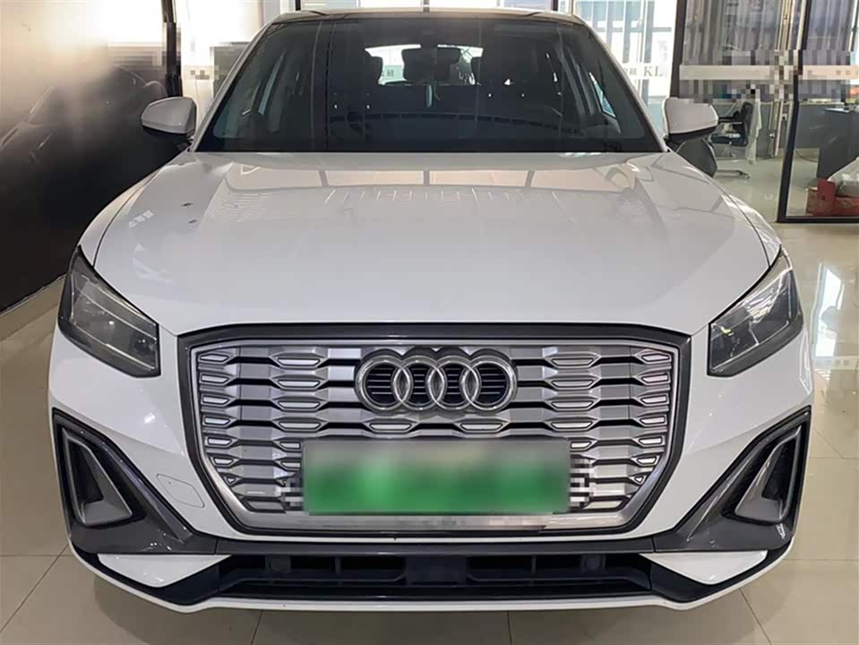 Audi Q2L