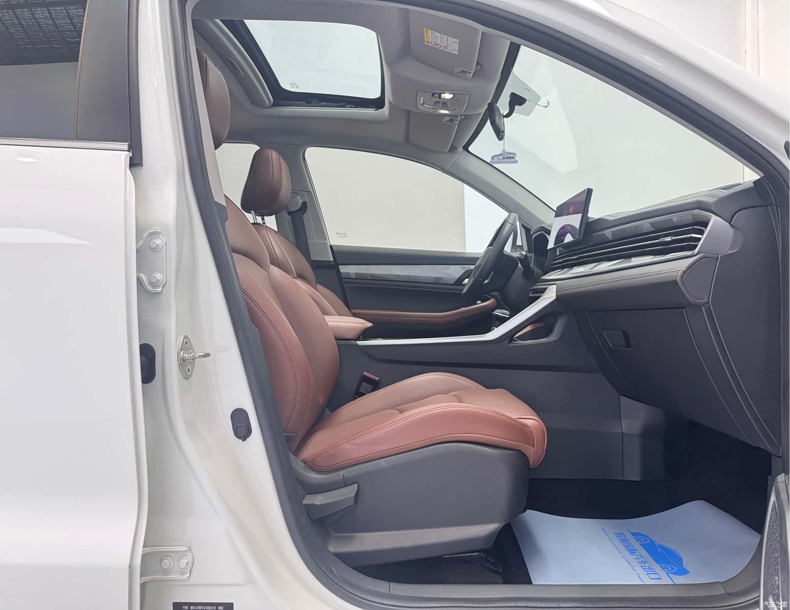 Geely X6, 2022 11