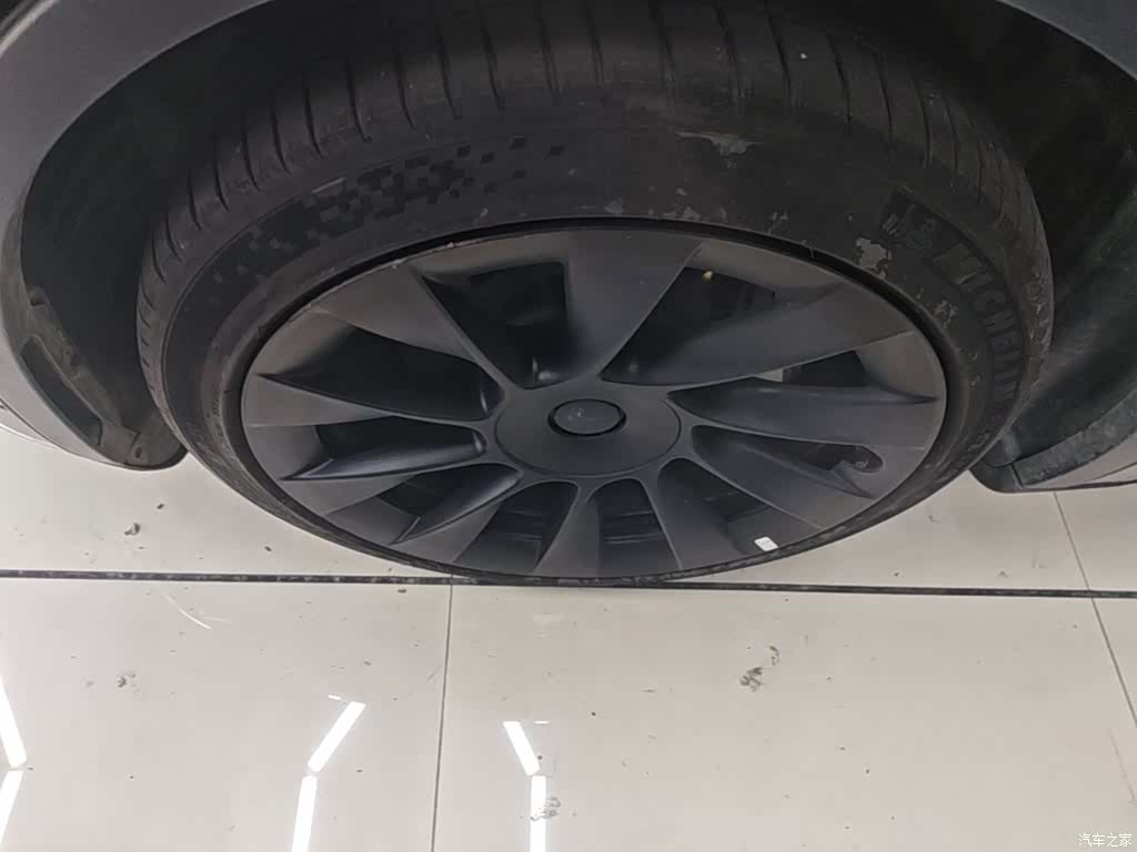 Tesla Model Y, 2022 23