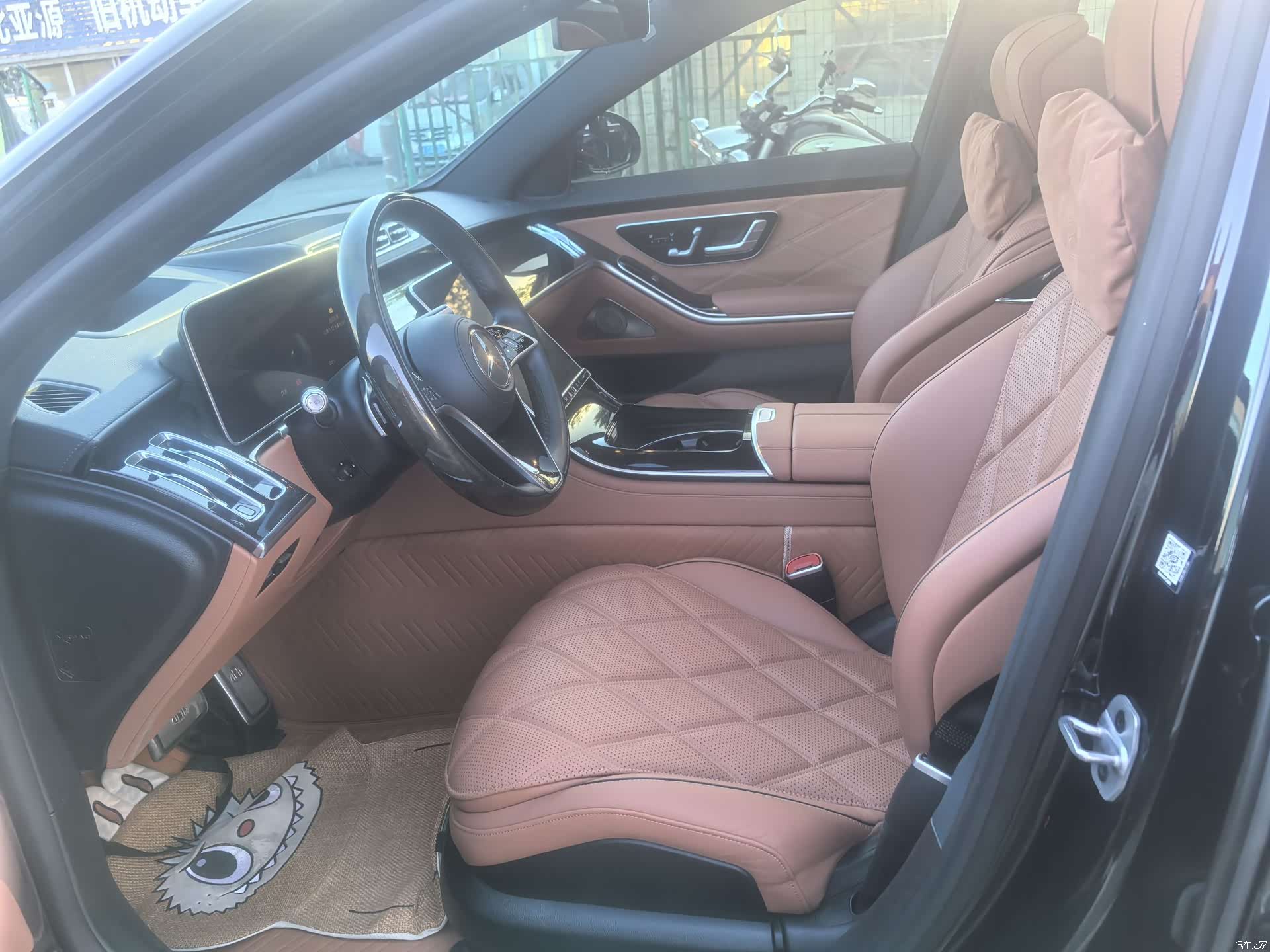 Maybach S-Class, 2023 4