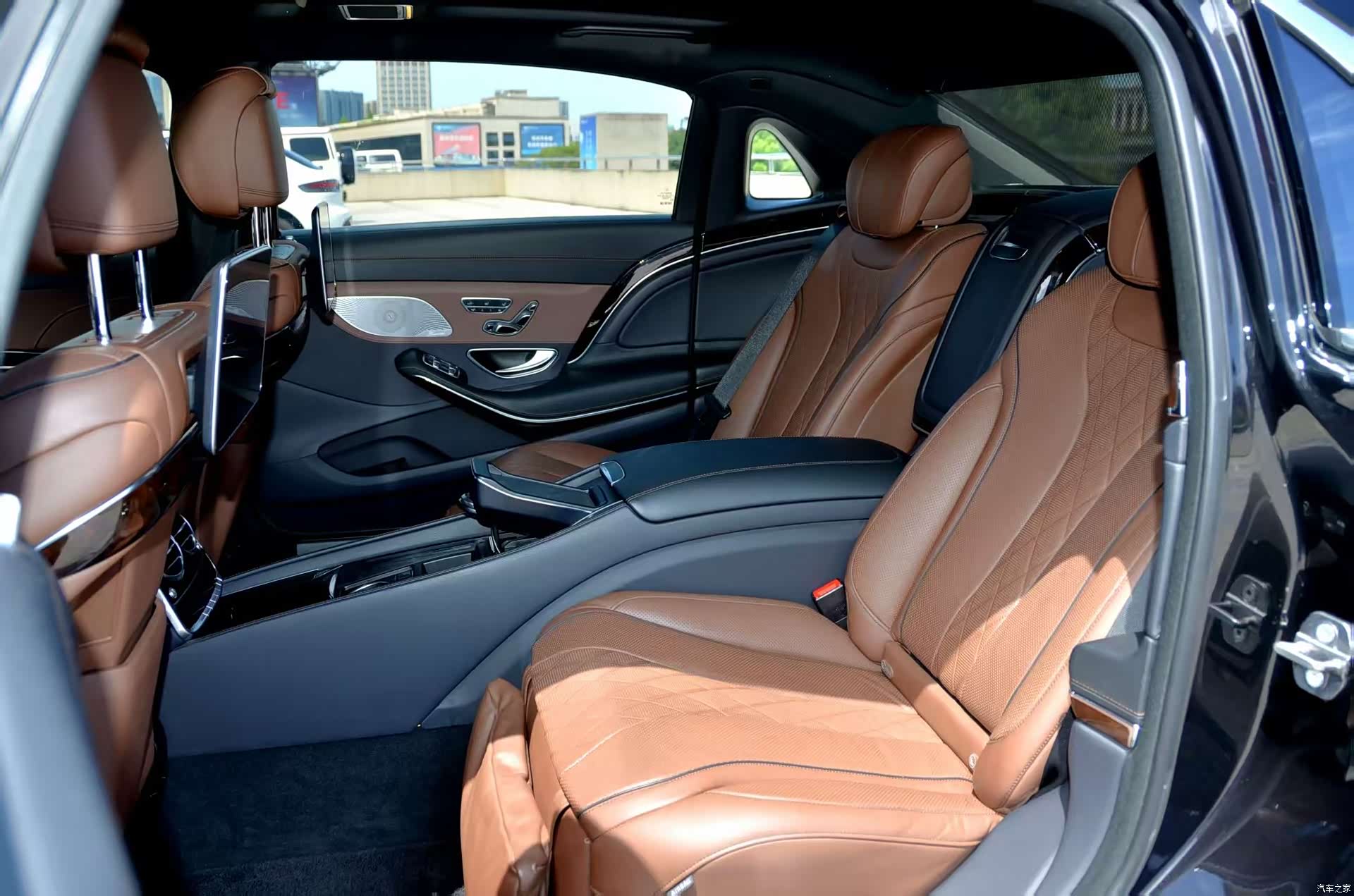 Maybach S-Class, 2018 4