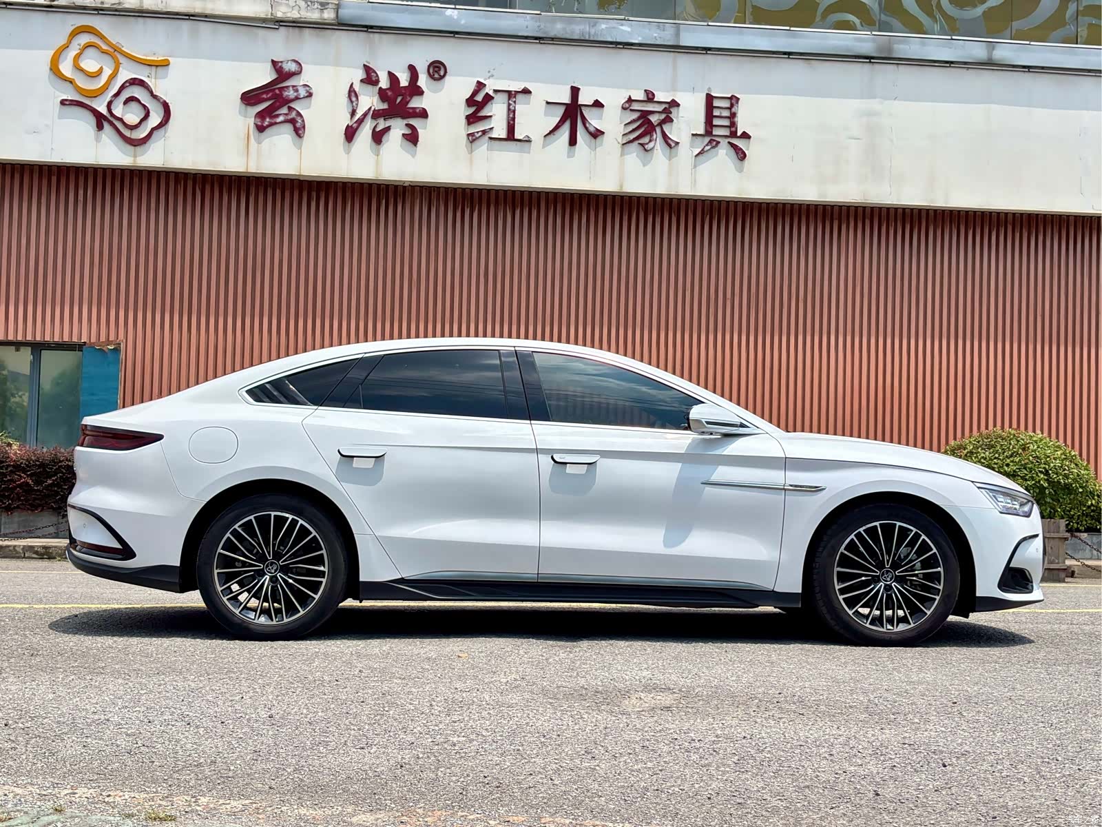 BYD Han, 2023 все фото
