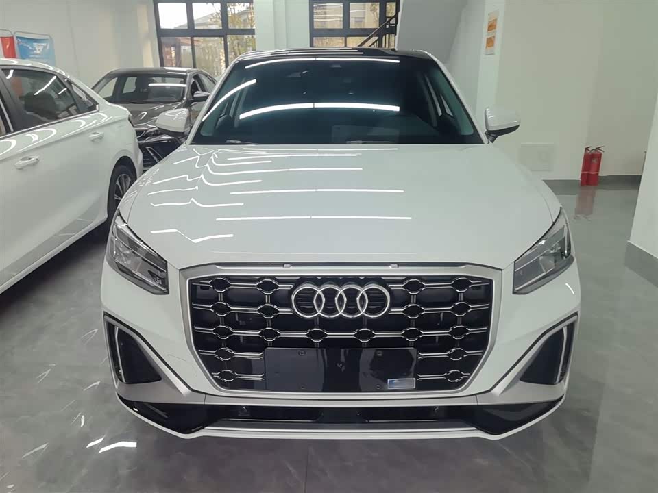 Audi Q2L
