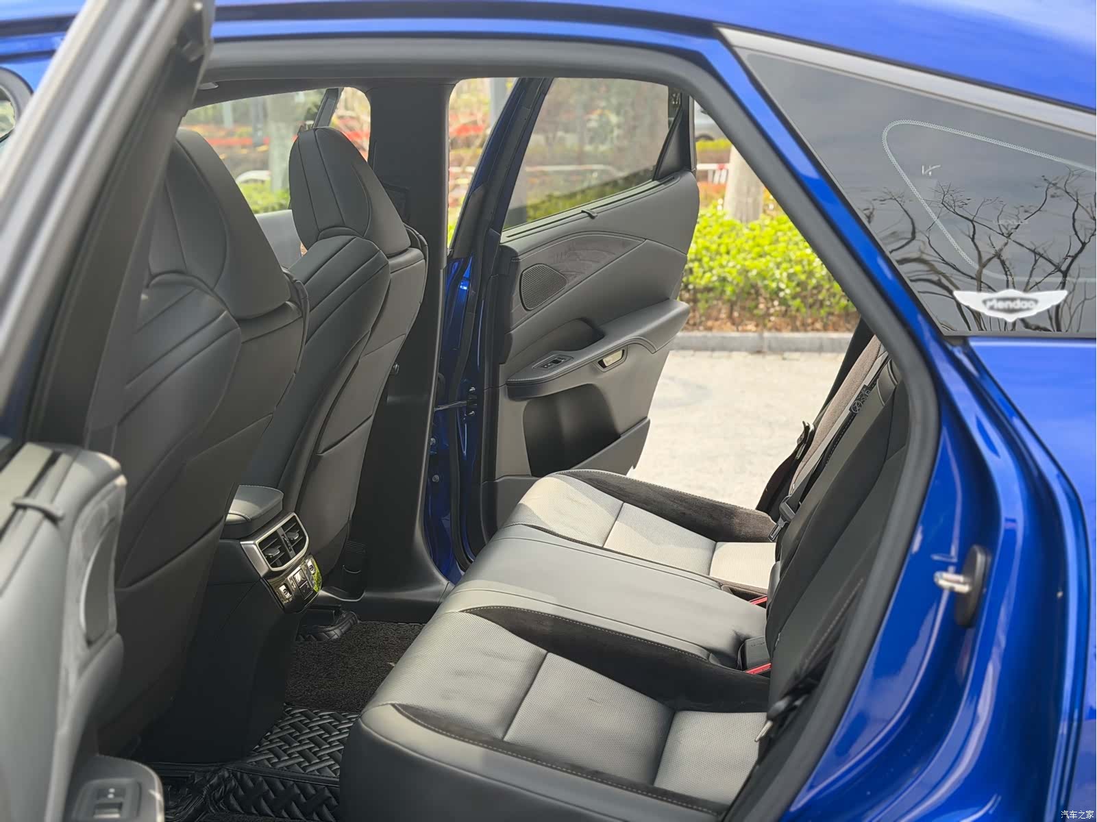 Lexus RX, 2023 11