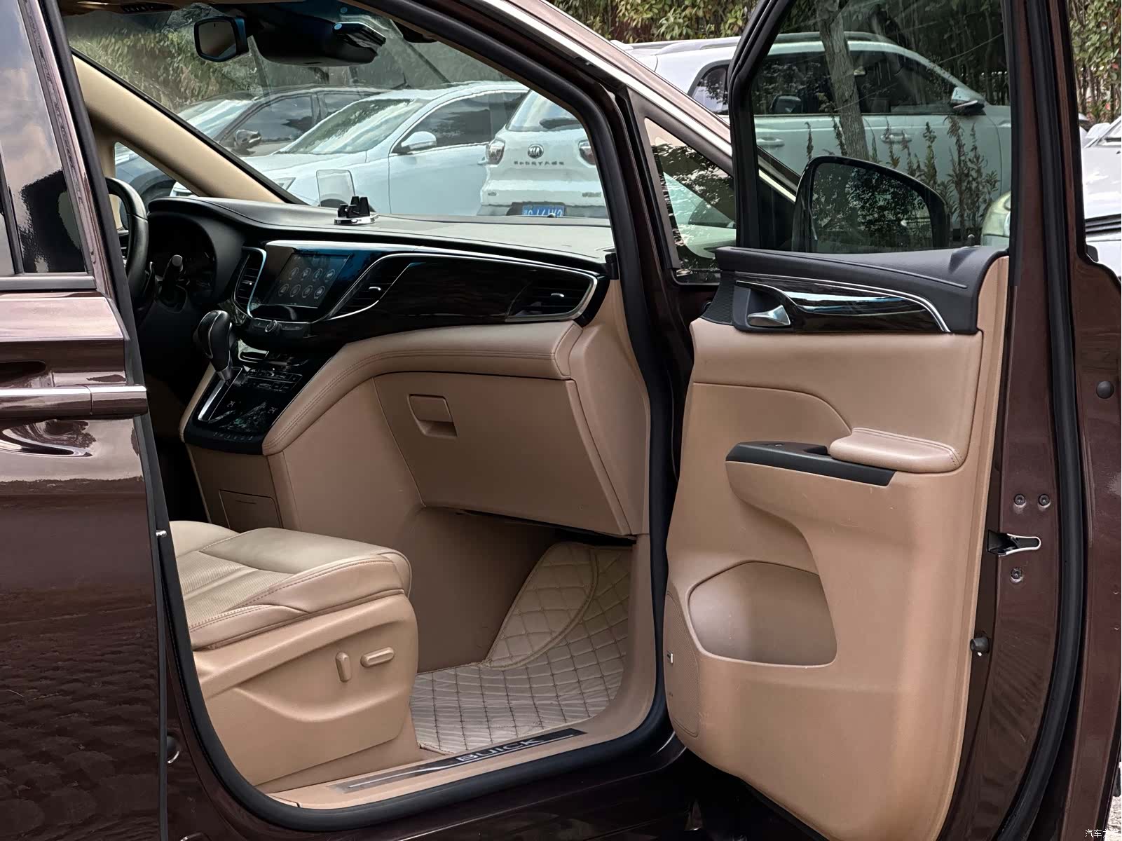 Buick GL8, 2017 9