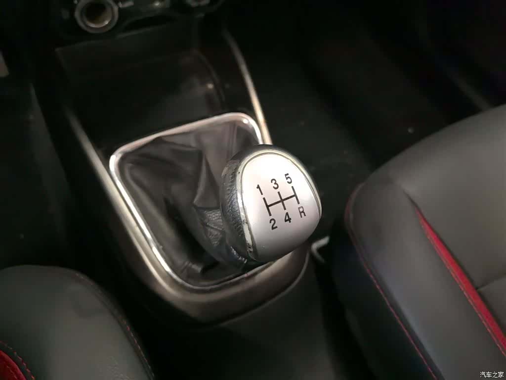 Changan CS15, 2016 14
