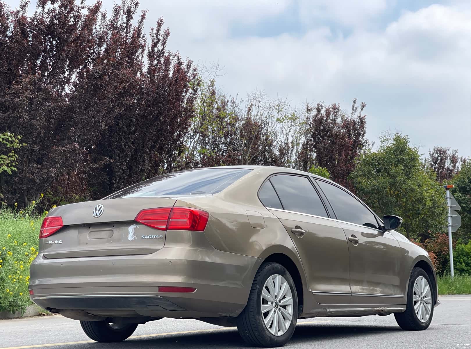 Volkswagen Sagitar, 2015 6