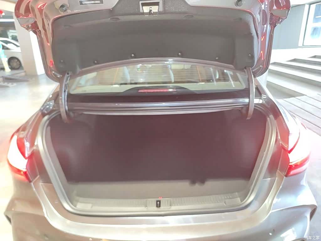 MG MG5, 2024 19