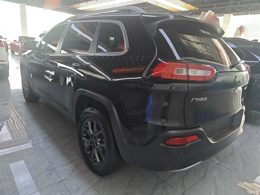 Jeep Cherokee, 2020 23