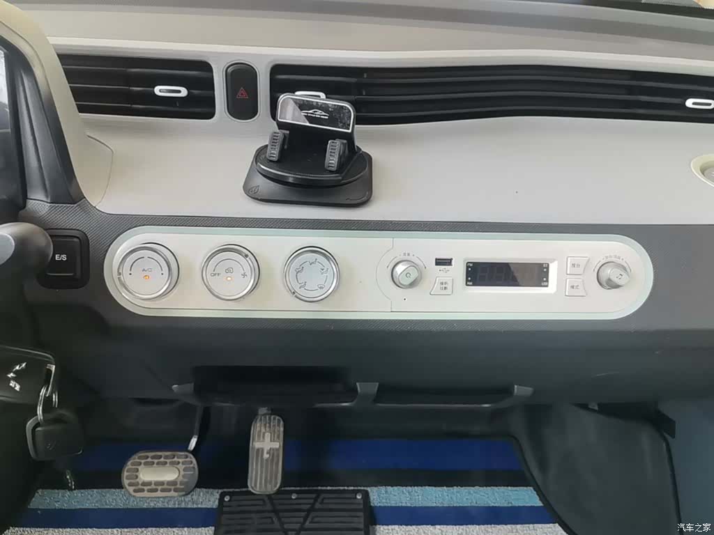 Wuling MINIEV, 2021 13