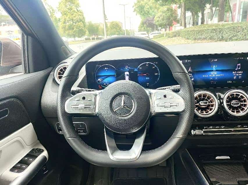 Mercedes-Benz EQA Mercedes-Benz EQA
