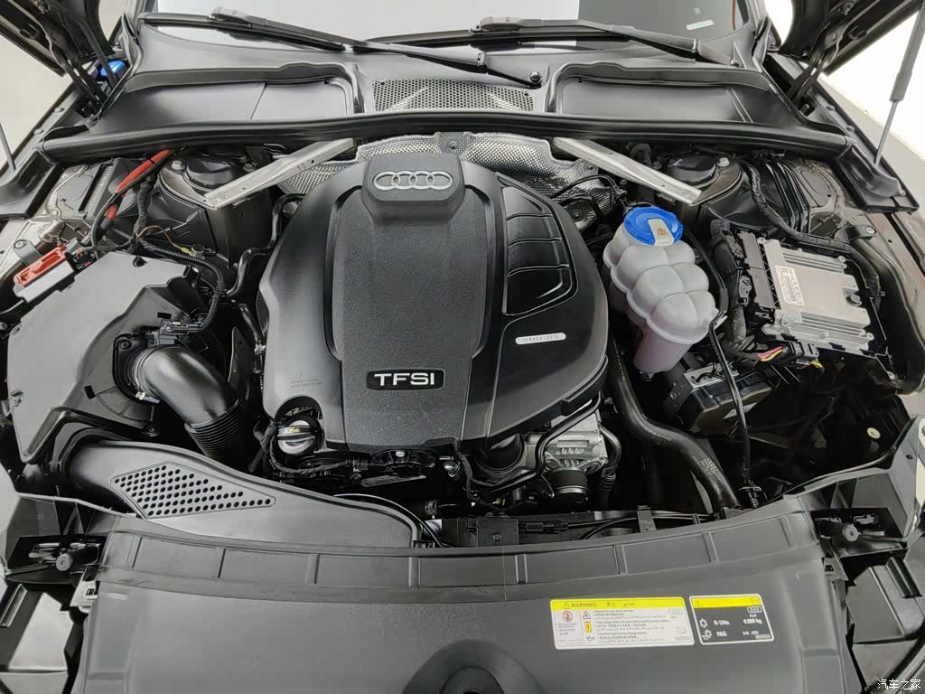 Audi A4L, 2018 6