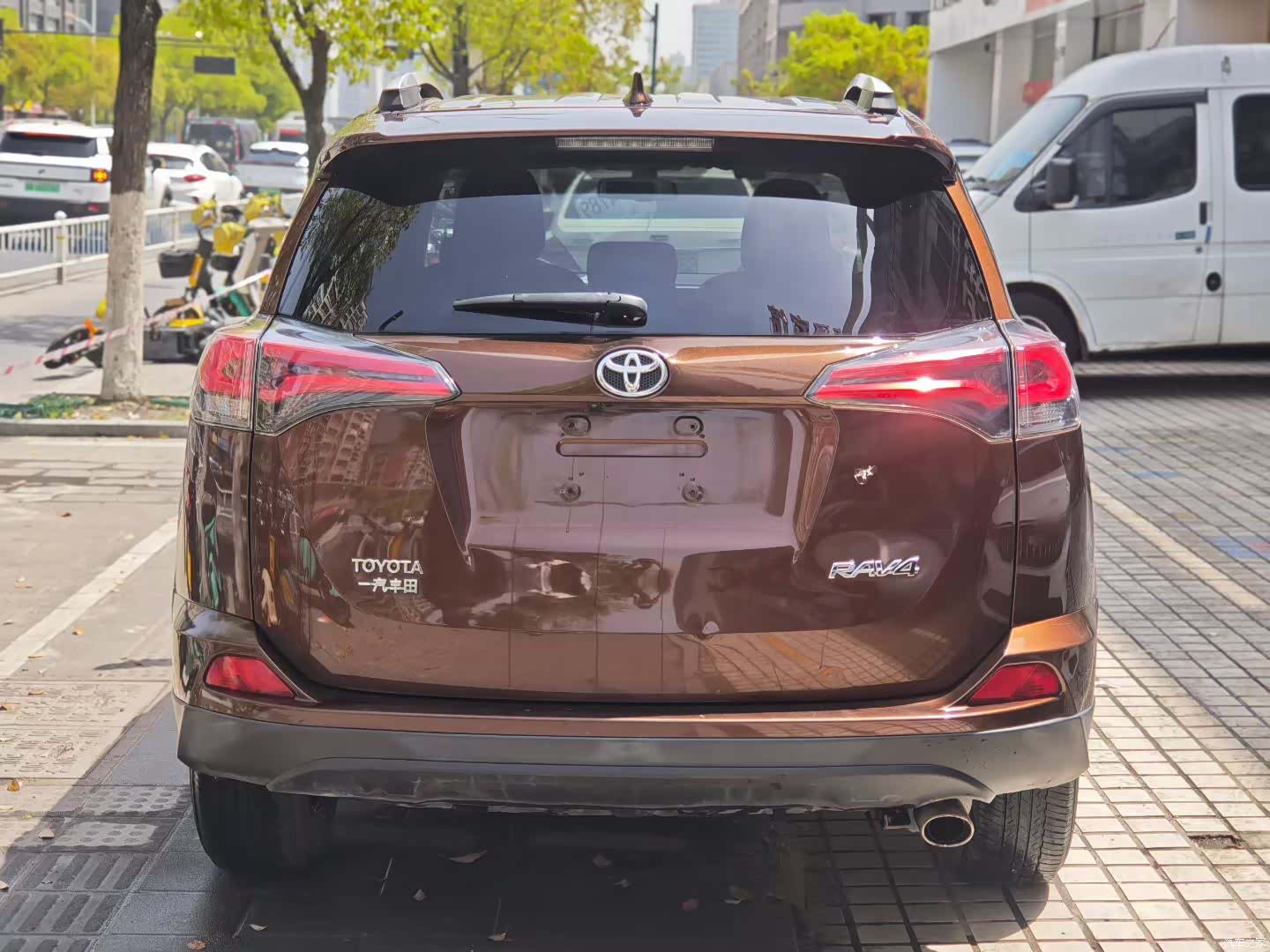 Toyota RAV4, 2018 все фото