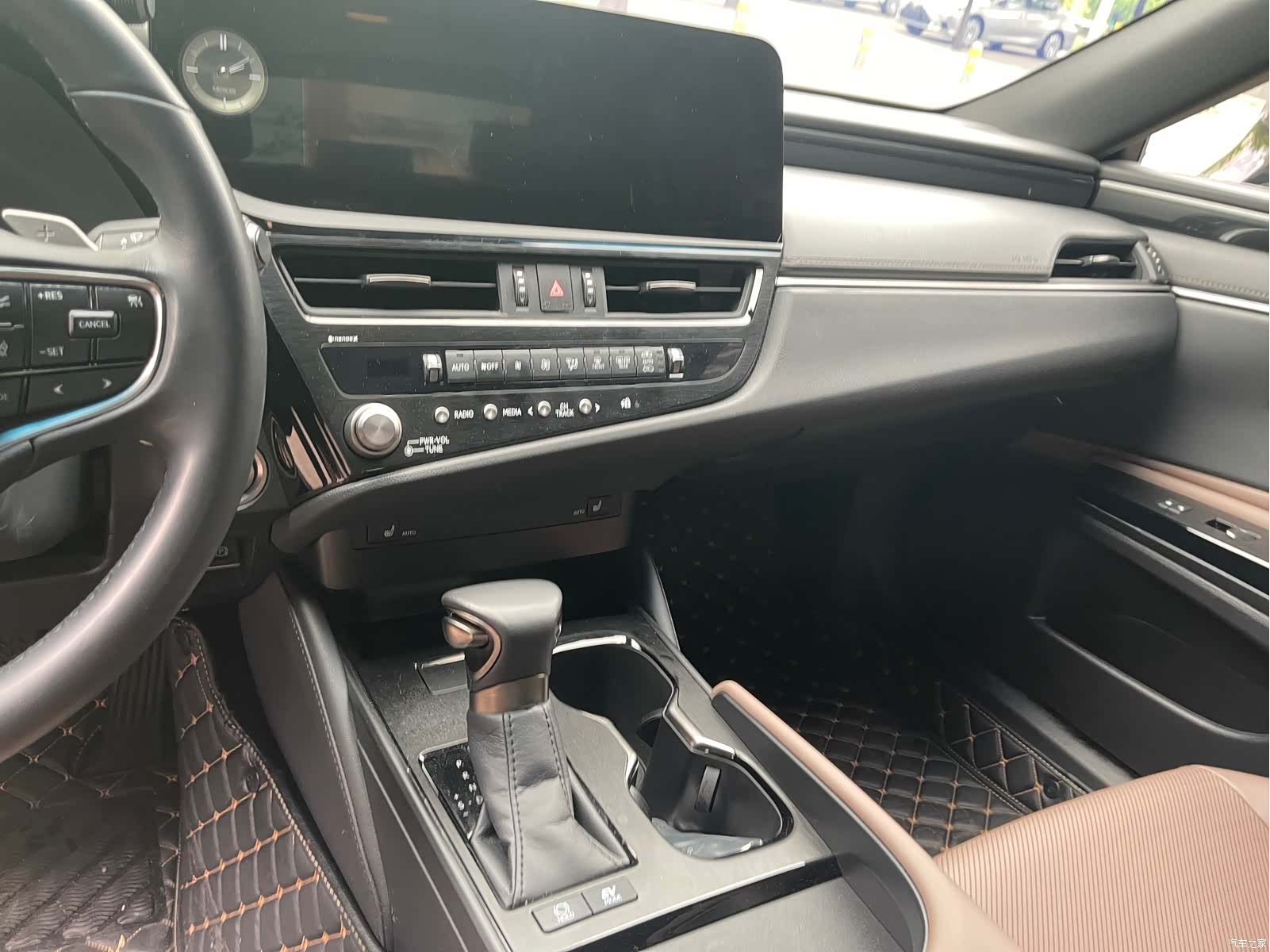 Lexus ES, 2023 6