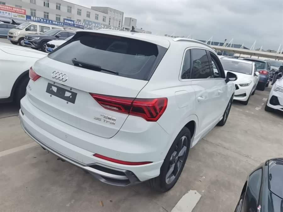 Audi Q3 2022, фото 7