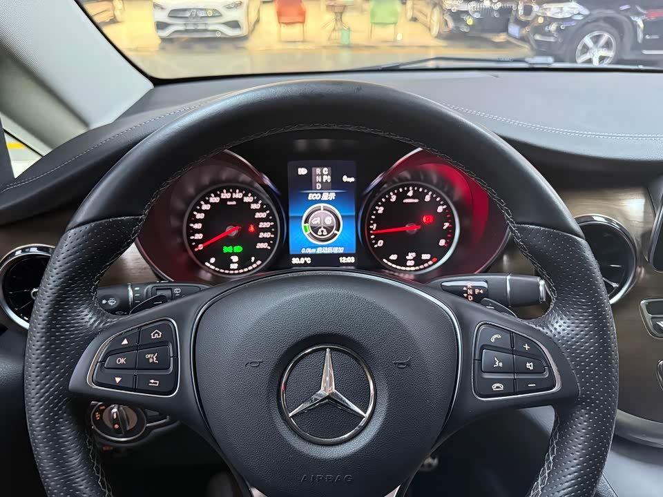 Mercedes-Benz V-class