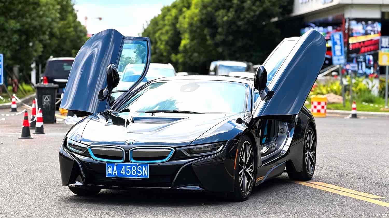 BMW i8, 2015 1