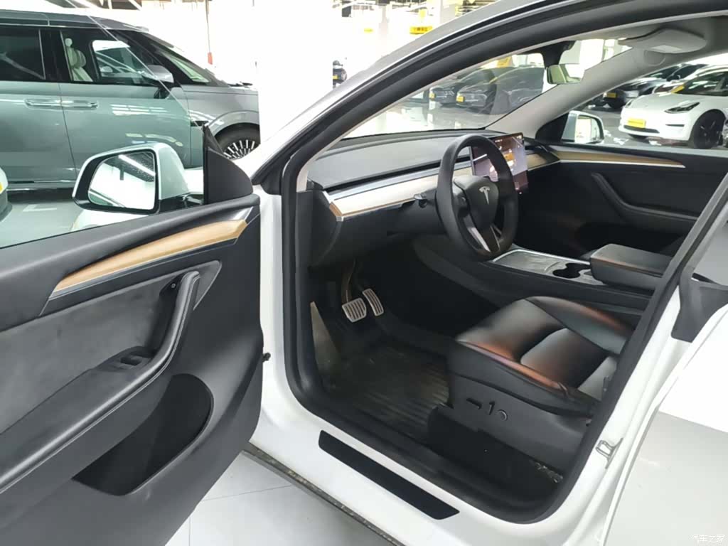 Tesla Model Y, 2021 16