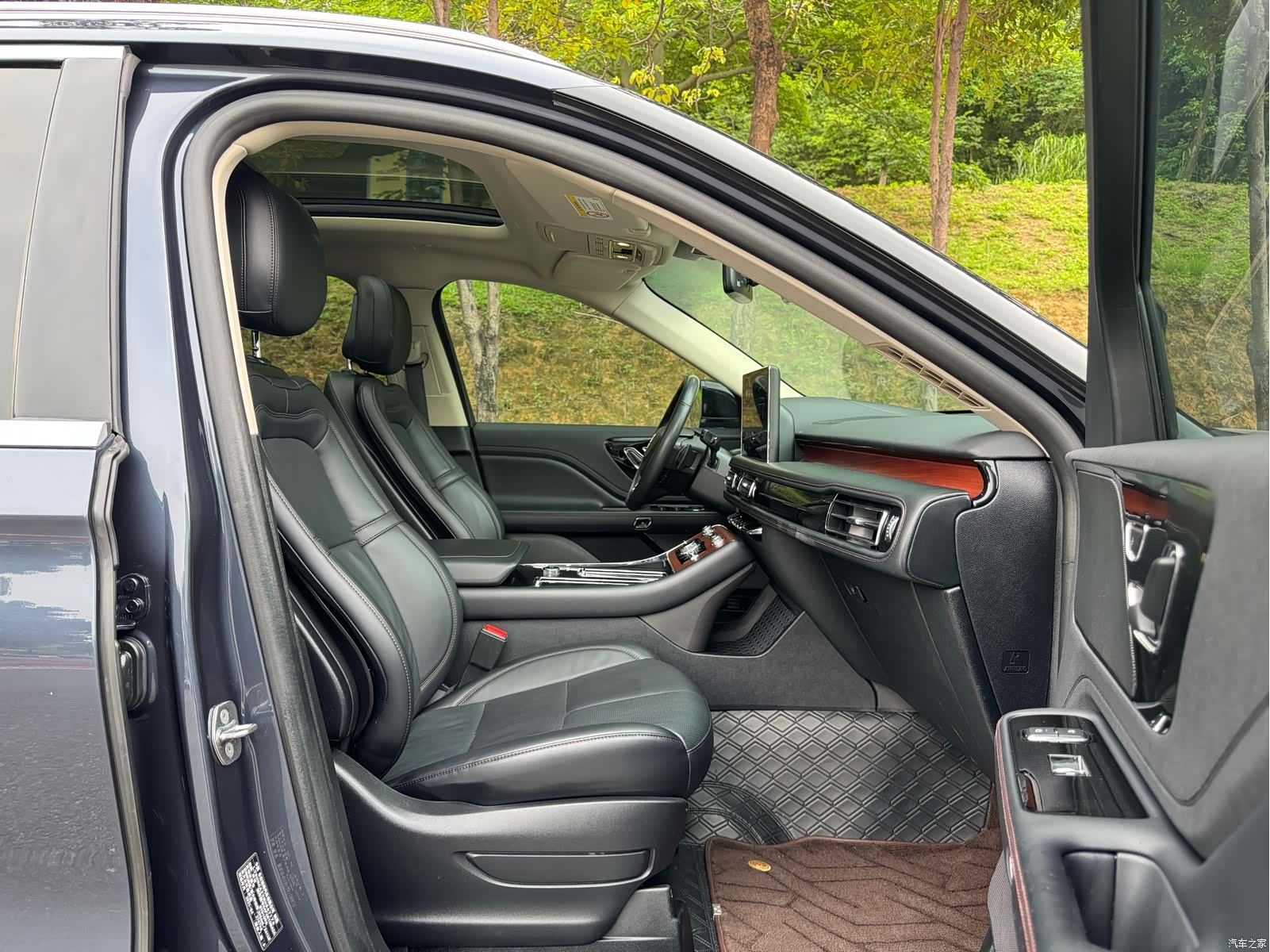 Lincoln Aviator, 2021 19