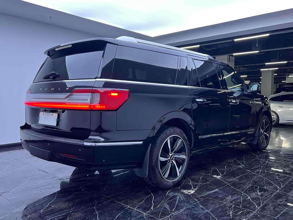 Lincoln Navigator