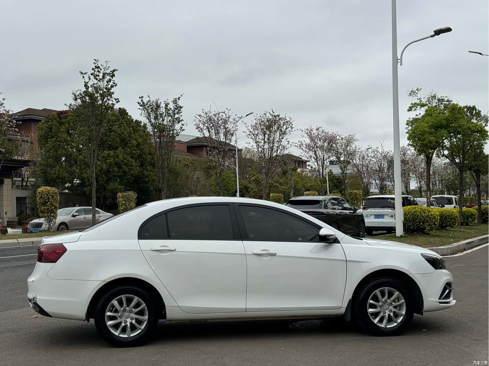 Geely Emgrand, 2020 13