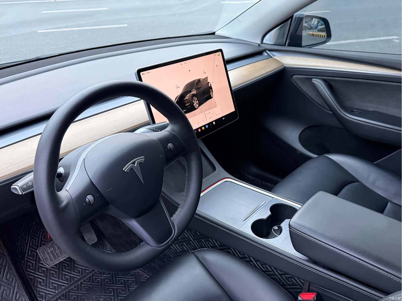 Tesla Model Y, 2022 3