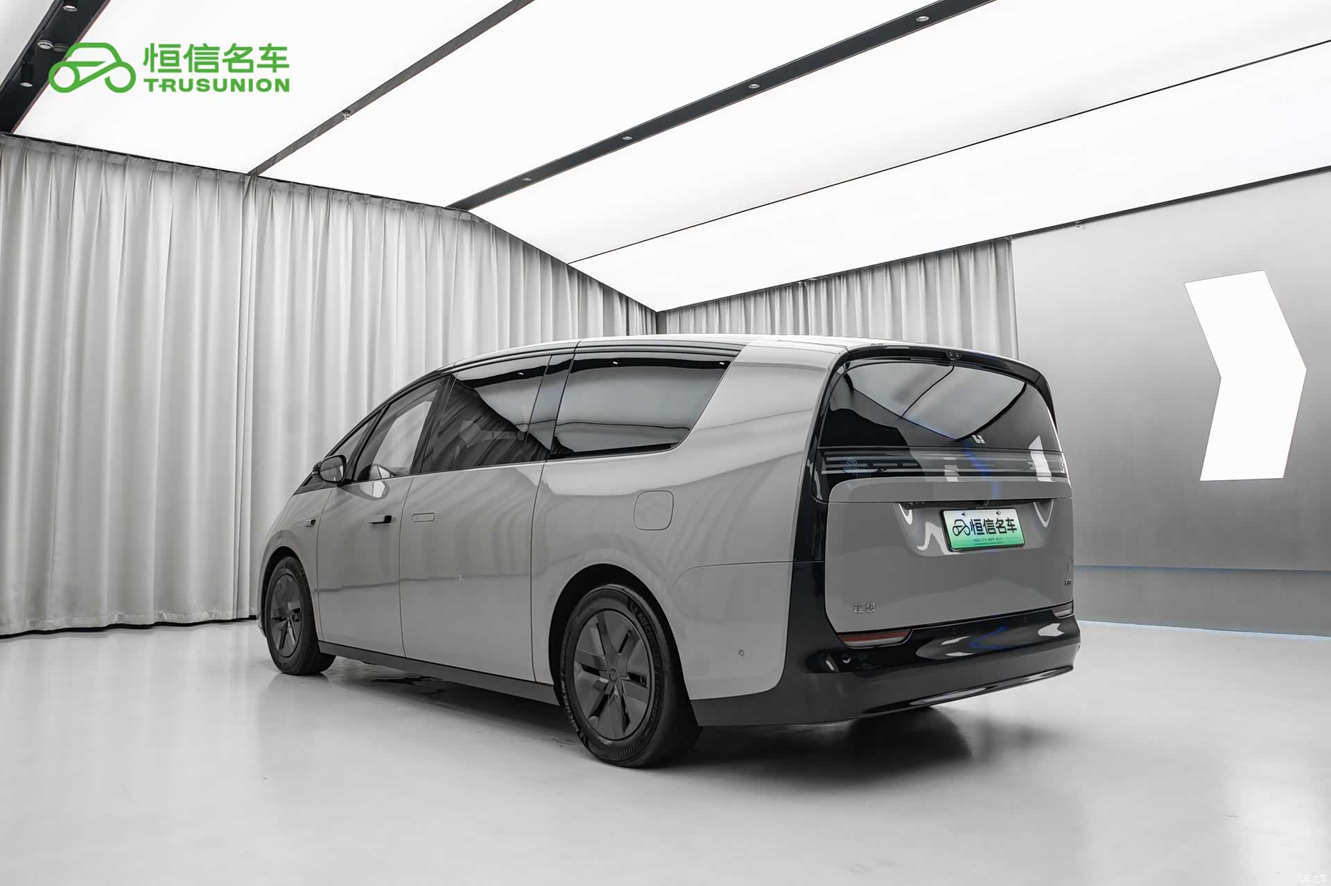 Li Auto MEGA, 2024 6